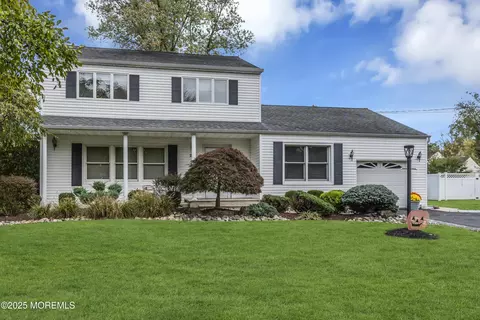 21 Thoreau Dr, Manalapan, NJ 07726