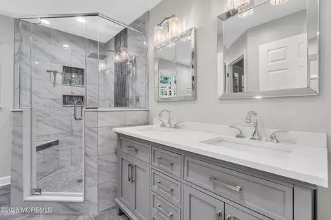 Bath - 557 Motor Rd, Pine Beach, NJ 08741 photo 1 of 7