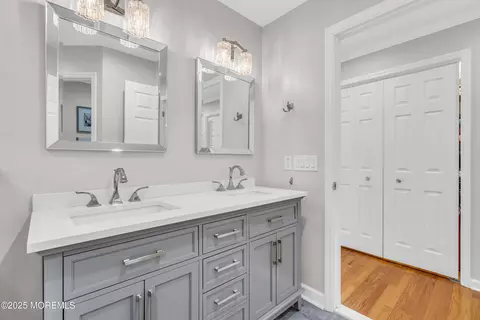 Bath - 557 Motor Rd, Pine Beach, NJ 08741 photo 3 of 7