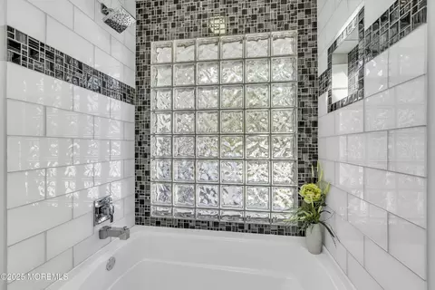 Bath - 557 Motor Rd, Pine Beach, NJ 08741 photo 5 of 7