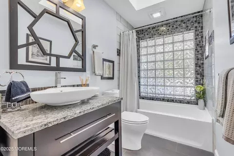 Bath - 557 Motor Rd, Pine Beach, NJ 08741 photo 4 of 7