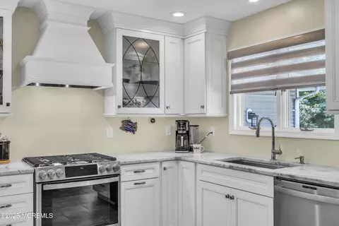 Kitchen - 557 Motor Rd, Pine Beach, NJ 08741 photo 4 of 10