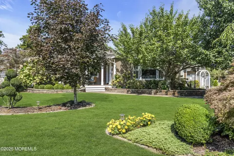 557 Motor Rd, Pine Beach, NJ 08741