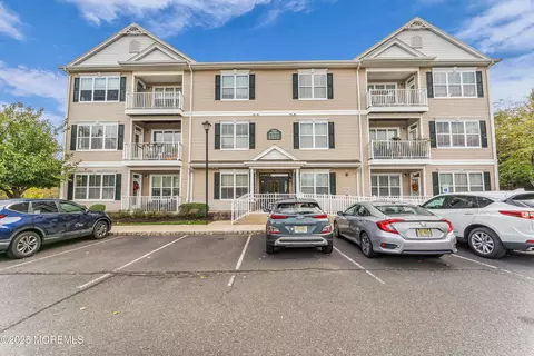 532 Sloan Ct, Matawan, NJ 07747