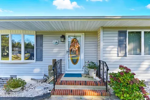 307 Windjammer Ct, Forked River, NJ 08731 photo 2