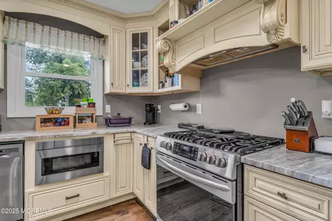 25 Eileen Way, Edison, NJ 08837 photo 8