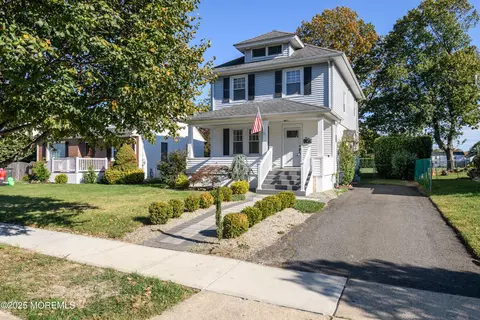 3 Cottage Pl, Freehold, NJ 07728