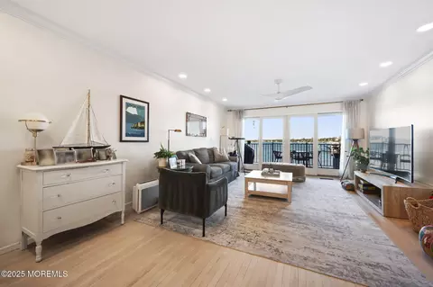 130 Bodman Pl #8, Red Bank, NJ 07701
