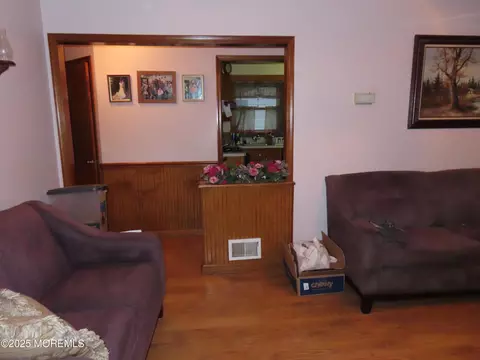 4 Albert Dr, Parlin, NJ 08859 photo 3