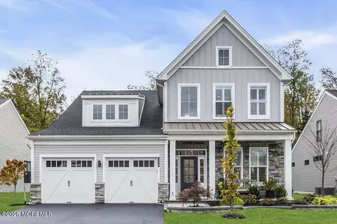106 Grandview Cir, Farmingdale, NJ 07727
