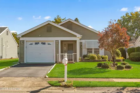 43 Dorset Rd, Manchester, NJ 08759