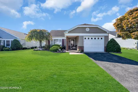 71 N Buckingham Dr, Manchester, NJ 08759