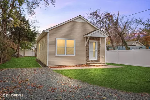 188 Texas Rd, Morganville, NJ 07751