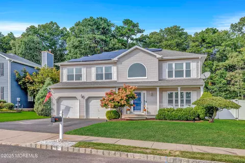 66 Diamond Ln, Howell, NJ 07731