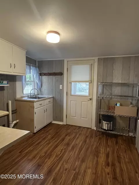Kitchen - 84 Bingham Ave, Rumson, NJ 07760 photo 4 of 4