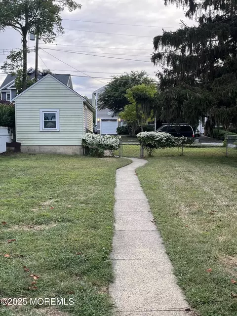 Exterior - 84 Bingham Ave, Rumson, NJ 07760 photo 3 of 3