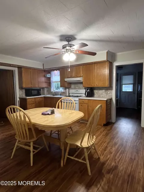 Kitchen - 84 Bingham Ave, Rumson, NJ 07760 photo 3 of 4