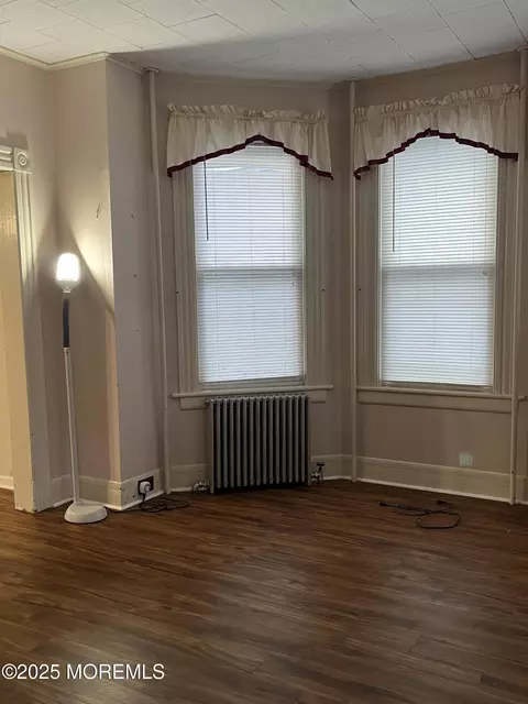 Living - 84 Bingham Ave, Rumson, NJ 07760 photo 2 of 4