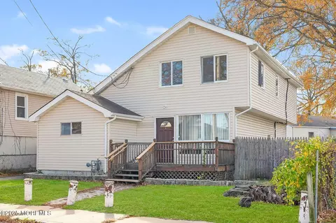 32 Lakewood Ave, Keansburg, NJ 07734
