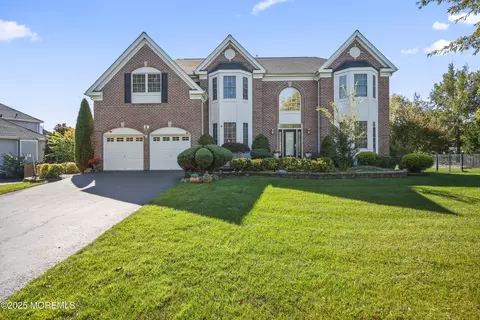6 Cornell Ct, Freehold, NJ 07728