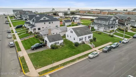100 1st Ave, Avon By The Sea, NJ 07717