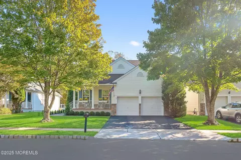 26 Barberry Dr, Asbury Park, NJ 07712