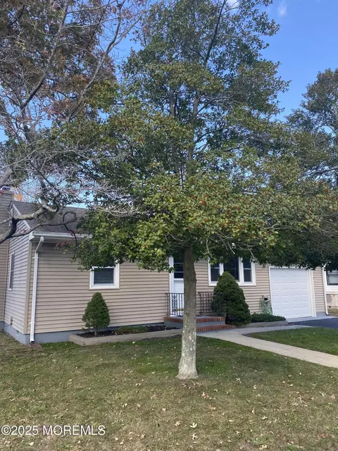 238 Ensign Ave, Beachwood, NJ 08722
