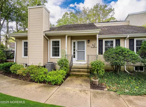 41 Poplar Ct #C, Brielle, NJ 08730