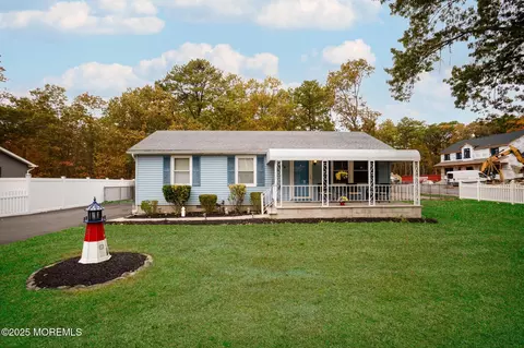 704 Dunedin St, Toms River, NJ 08753