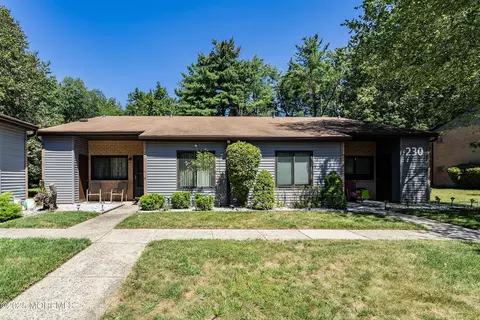 230 Medford Ct #C, Manalapan, NJ 07726