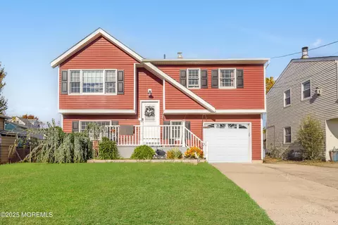 31 Monmouth Ave, North Middletown, NJ 07748