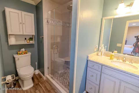 Bath - 235 Pello Rd, Brick, NJ 08724 photo 2 of 4