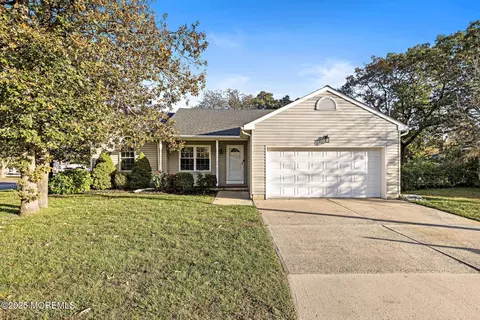 501 Spray Ave, Beachwood, NJ 08722