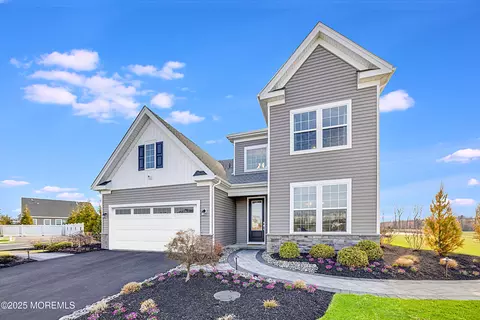 109 Fillmore Dr, Monroe, NJ 08831