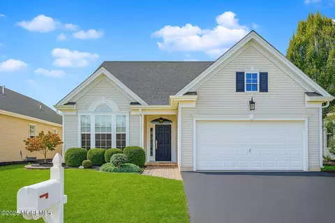 165 Huntington Dr, Jackson, NJ 08527