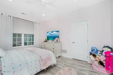 Bedroom - 165 Huntington Dr, Jackson, NJ 08527 photo 4 of 6