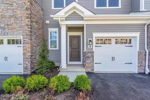 18 Chapel Ln, Wall Township, NJ 07727