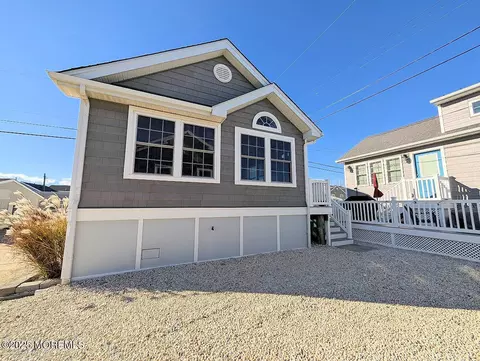108 W Sandpiper Way, Lavallette, NJ 08735