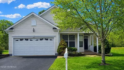 14 Cromwell Ln, Jackson, NJ 08527