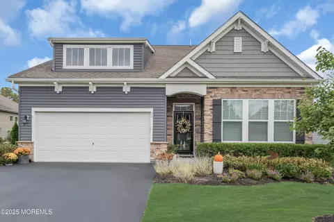 33 Woodchuck Dr, Barnegat, NJ 08005