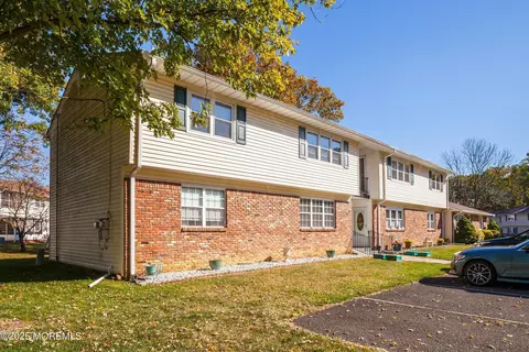 56 Galewood Dr # A, Matawan, NJ 07747
