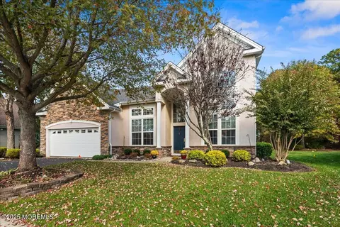 9 Spring Lake Ct, Barnegat, NJ 08005