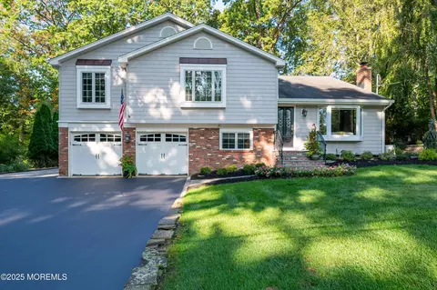 24 Princeton St, Red Bank, NJ 07701