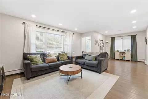284 Broad St, Matawan, NJ 07747