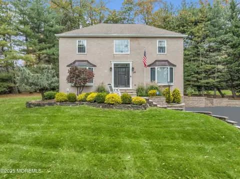 34 Serpentine Dr, Atlantic Highlands, NJ 07716