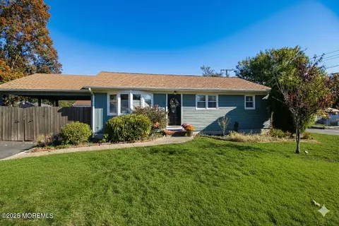 60 Shell St, Beachwood, NJ 08722