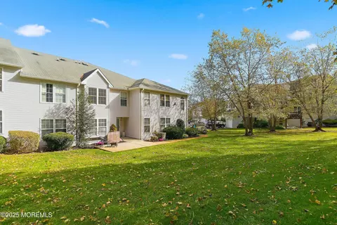 215 Tennis Ct, Wall, NJ 07719