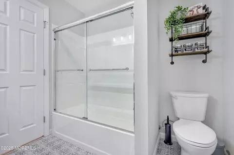 Bath - 131 Aster Ct, Jackson, NJ 08527 photo 2 of 3