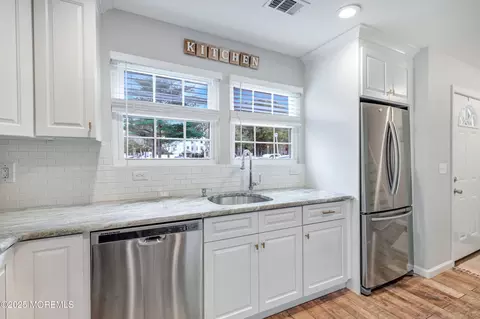 Kitchen - 131 Aster Ct, Jackson, NJ 08527 photo 4 of 4