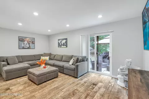 Living - 131 Aster Ct, Jackson, NJ 08527 photo 1 of 1